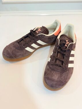Adidas Brown Suede Sneakers with White Stripes and Coral Heel Women 7.5